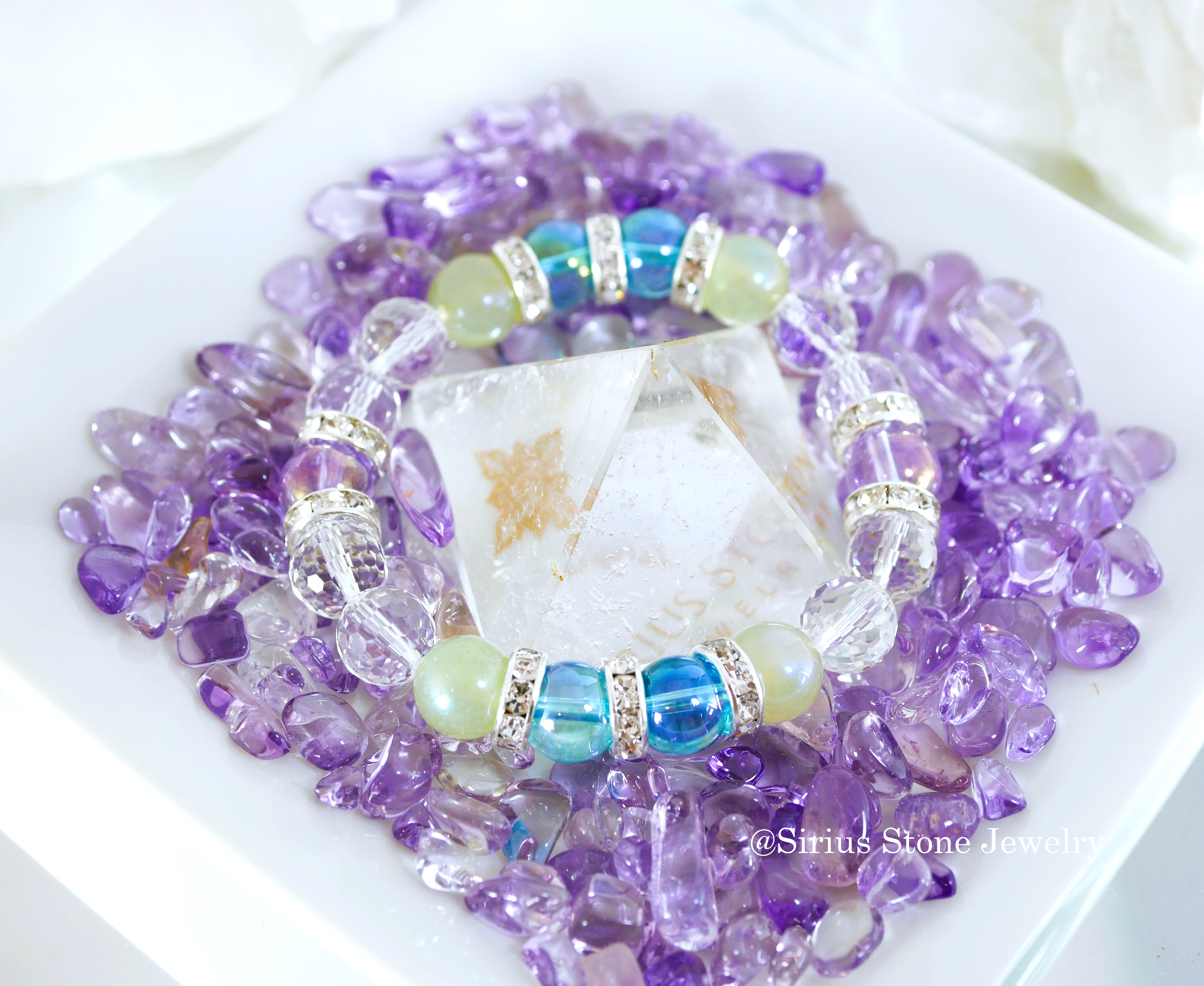 ※ブレスレットは別売りです