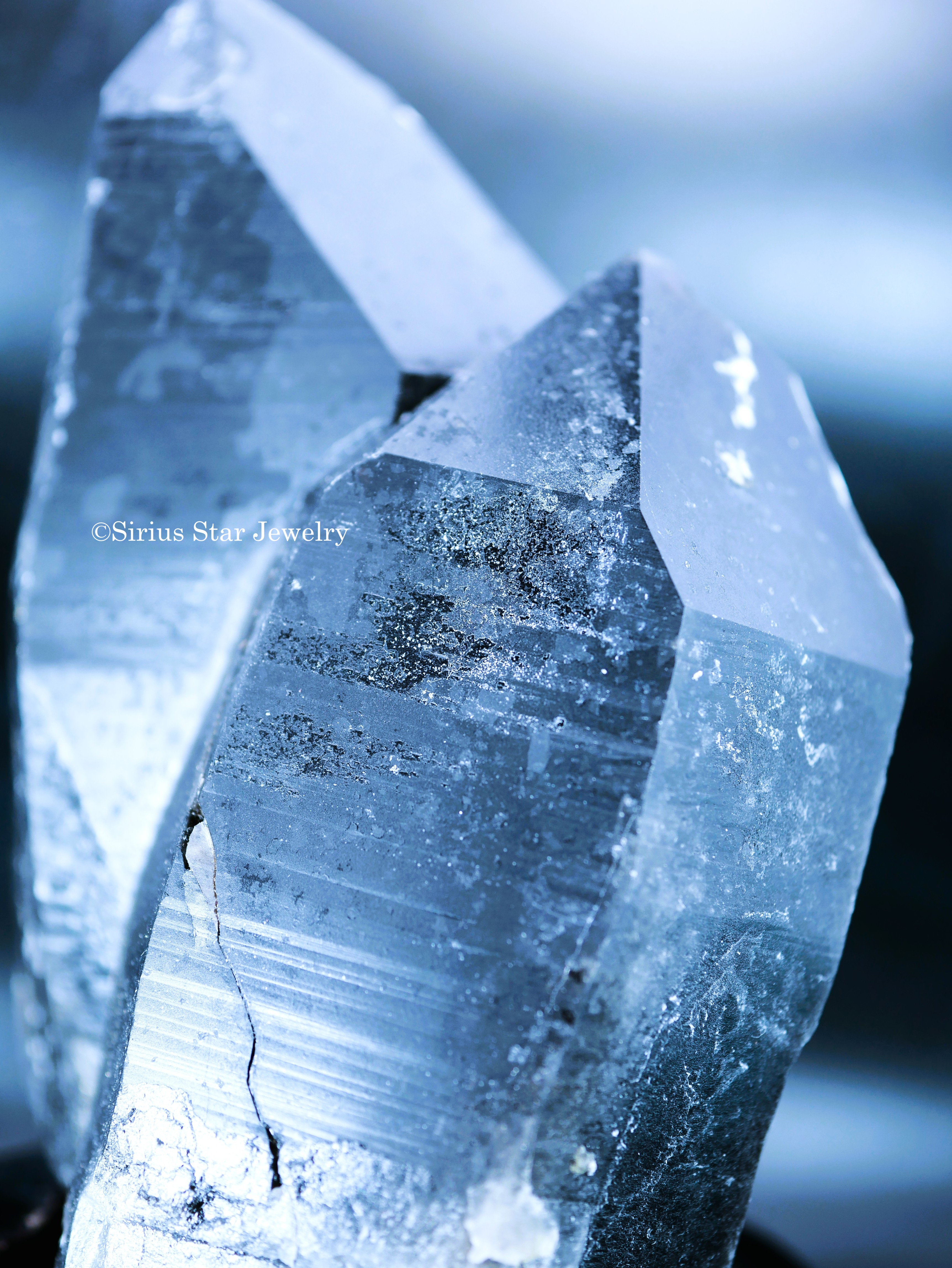 天然チベット産モリオン原石【台付】｜シリウスストーンジュエリー