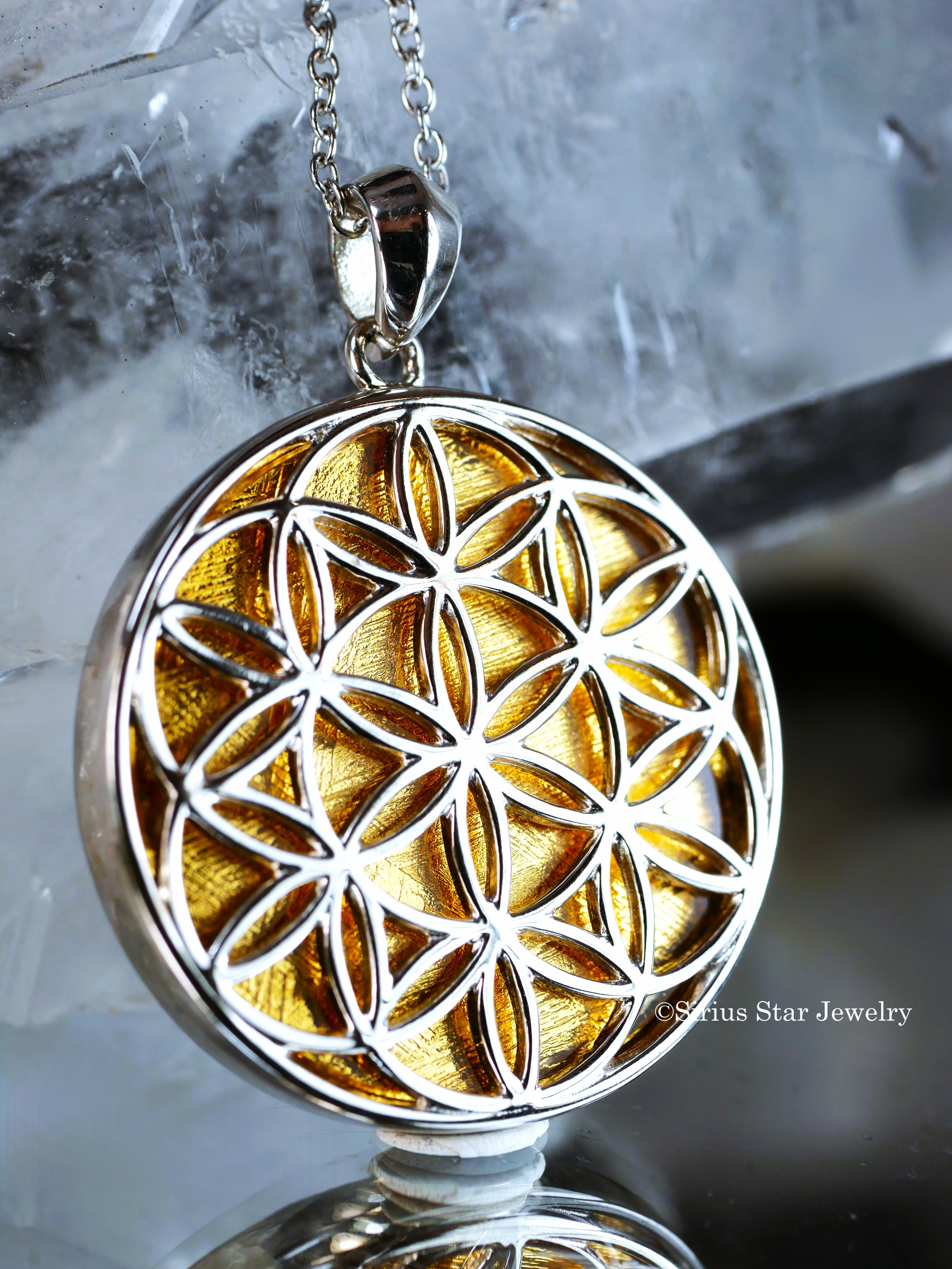 フラワーオブライフギベオンペンダント　ラージ　ゴールドタイプ