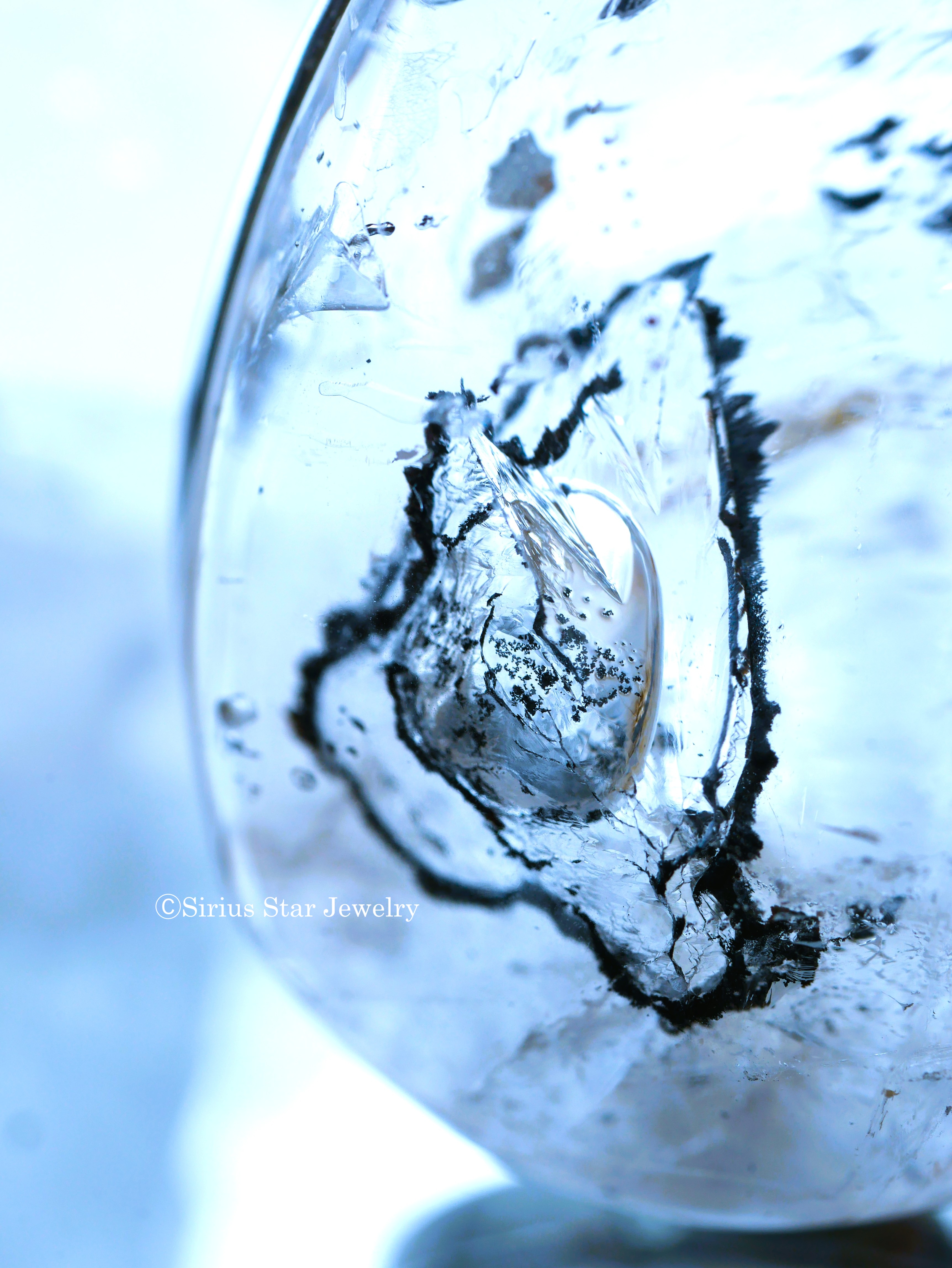 ウォーターインクォーツ　ペンダントラージサイズ